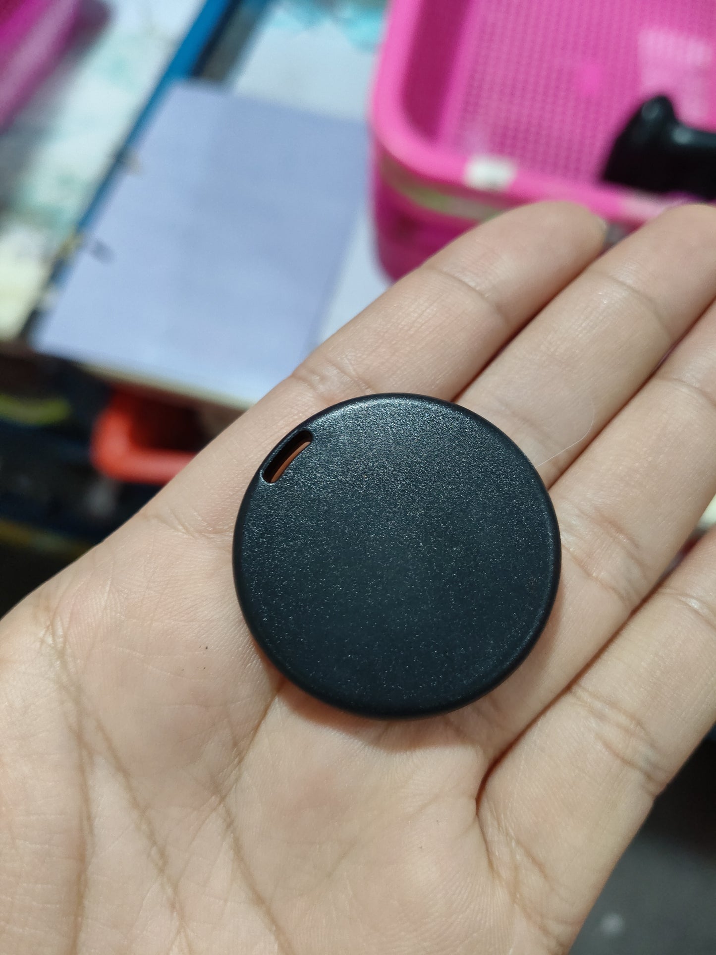 Round Bluetooth Anti-lost Device Is Small And Portable