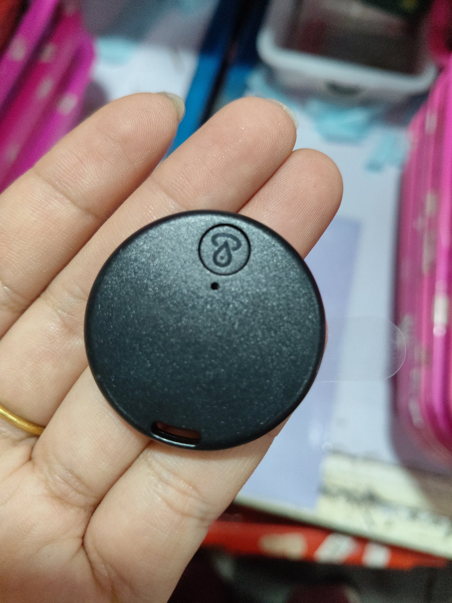 Round Bluetooth Anti-lost Device Is Small And Portable